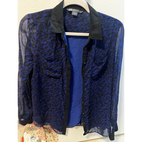 EUC Armani Exchange Semi-Sheer BlueButton up Long sleev Leopard print Top size M - Picture 4 of 12
